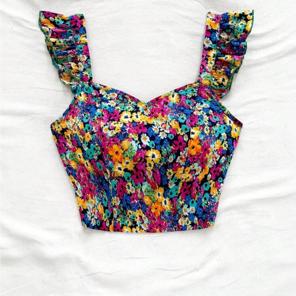 New to Posh C 🔆| The Valencia Purple Flutter Sleeve Crop Top - Picture 5 of 7